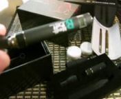 Best Vaporizer Pen Review - http://www.puffnuggs.com Check out the review on the best vaporizer pen called the MediPuff. This Vaporizer pen has two separate attachments. One for Oil and one for Dry Herbs! This pen has both options! Thats why its the best! nIt also has an Led Puff Counter and a battery charge indicator. This Vaporizer pen is the best with excellent reviews.nnDetails and Contentsnn1. For Wax and Dry Herbs - Pen Vaporizer!n2. Rechargeable lithium ion battery, 400-500 life cyclesn3.