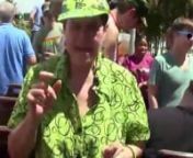 http://www.lesbianbusinessproject.com Dra. Carmen Delia comparte desde el autobus de la Camara de Comercio Gay de Miami su experiencia durante la Parada Gay Pride- Orgullo Gay en Miami el 13 de abrol del 2014. http://www.lesbianbusinessproject.comnhttp://youtu.be/vd_BKnqt-iU