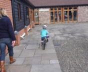 At the Islabikes family day, March 27th 2010.Maddie rides her first bike with pedals an (Islabikes Cnoc 14).Within about 15 minutes of practising, she&#39;s already pedalling around without any help.Good girl!