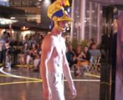 Perú Fashion Show 2016nnDiseñadores :n- Jorge Luis Salinasn- Sergio Dávilan- Meche CorreannBailarin :n- Kyryll Fedorenko (Kazaky)nnModelo Invitado :n- Sebastian SauvennModelos :n- Agencia de Modelos 54oncennVideo :n- Arnold LolinnMúsica :n- What You Gonna Do (Catfish Remix) - KazakynnLocación :n- Jockey Plaza