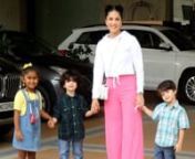 Sunny Leone’s children NEVER miss this one thing; Neil Nitin Mukesh applauded. Watch this latest video of Sunny Leone and her children on their way to a lunch date when they are stopped by the paparazzi for pictures. The family waits and poses patiently and the kids don’t forget their manners as they say thanks and bye to the paparazzi.