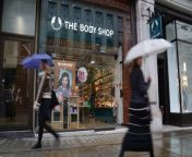 After filing for bankruptcy, The Body Shop has closed all of its U.S. based operations and will close dozens of Canadian stores.As of March 1, the UK based cosmetics company&#39;s U.S. subsidiary will no longer operate.