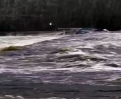 WATCH &#124; Hatchback washed off Audley Weir. Video Tony Spenceeio