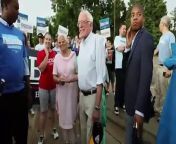 Senator and presidential candidate Bernie Sanders walked in West Des Moines, Iowa&#39;s Fourth of July parade on Wednesday.