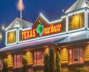 Texas Roadhouse is more than just steaks and potatoes. With a little basic ingenuity and negotiating, you can mix and match their menu to your stomach&#39;s weird whims.