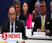 Major Australian companies have shown interest to invest a total of RM24.5bil in Malaysia, including expansion of existing investments, says Prime Minister Datuk Seri Anwar Ibrahim.&#60;br/&#62;&#60;br/&#62;Anwar, who is also the Finance Minister, said the intention was expressed to him during his meeting with more than 20 Australian companies in Melbourne on Tuesday (March 5), the second day of his official visit to Australia.&#60;br/&#62;&#60;br/&#62;Read more at https://tinyurl.com/mr3dj4je&#60;br/&#62;&#60;br/&#62;WATCH MORE: https://thestartv.com/c/news&#60;br/&#62;SUBSCRIBE: https://cutt.ly/TheStar&#60;br/&#62;LIKE: https://fb.com/TheStarOnline