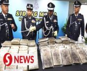Selangor police told a press conference on Friday (March 15) that they arrested a total of six people including four Thai nationals in a series of drug raids in Subang Jaya, Ampang Jaya and Balakong.&#60;br/&#62;&#60;br/&#62;Read more at https://shorturl.at/efFPV&#60;br/&#62;&#60;br/&#62;WATCH MORE: https://thestartv.com/c/news&#60;br/&#62;SUBSCRIBE: https://cutt.ly/TheStar&#60;br/&#62;LIKE: https://fb.com/TheStarOnline