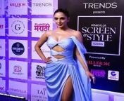 Most Stylish Bollywood Actress&#60;br/&#62;Most Stylish Bollywood Actress.&#60;br/&#62;&#60;br/&#62;Mumbai, March 19, 2024: Bollywood beauties, Kiara Advani and Shraddha Kapoor stole the show with their stunning presence at the Pinkvilla Style Icon Awards 2024 held last night.&#60;br/&#62;&#60;br/&#62; Award:&#60;br/&#62;&#60;br/&#62; Kiara Advani received the &#39;Most Stylish Bollywood Actress&#39; award.&#60;br/&#62; Shraddha Kapoor received the &#39;Trendsetter of the Year&#39; award.&#60;br/&#62; Dress:&#60;br/&#62;&#60;br/&#62; Kiara Advani wore a stunning red gown on the ramp, which was designed by Manish Malhotra.&#60;br/&#62; Shraddha Kapoor wore a stunning blue lehenga, which was designed by Tarun Tahiliani.