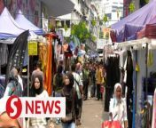As Hari Raya Aidilfitri approaches, last-minute shoppers flock to the Jalan Tuanku Abdul Rahman shopping district in Kuala Lumpur, lured by weekend discounts and deals.&#60;br/&#62;&#60;br/&#62;WATCH MORE: https://thestartv.com/c/news&#60;br/&#62;SUBSCRIBE: https://cutt.ly/TheStar&#60;br/&#62;LIKE: https://fb.com/TheStarOnline