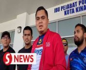 Umno Youth chief Dr Muhamad Akmal Saleh has been released after giving a statement at the Kota Kinabalu police headquarters on Friday (April 5), in connection with a seditious speech in Kelantan.&#60;br/&#62;&#60;br/&#62;Dr Muhamad Akmal told reporters after coming out of the police station at 12.15pm that police took about two hours to record his statement, and he gave his full cooperation.&#60;br/&#62;&#60;br/&#62;Read more at https://tinyurl.com/yw3fdyz4 &#60;br/&#62;&#60;br/&#62;WATCH MORE: https://thestartv.com/c/news&#60;br/&#62;SUBSCRIBE: https://cutt.ly/TheStar&#60;br/&#62;LIKE: https://fb.com/TheStarOnline