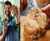 In this video, Matthew Francis jumps on the chopped bagel sandwich trend with his recipe for a Chopped Lox and Veggie Bagel. As this is a lox bagel recipe, the star of the sandwich will be a rich cream cheese spread with smoked salmon, a freshly chopped tomato, onions, scallions, and dill. Scrape and sandwich the creamy spread in between your choice of toasted bagel. Whether it’s for an early breakfast or a late brunch, this chopped bagel sandwich is both delicious and nutritious.