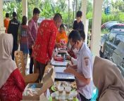 Disabled People Took Part In Batik-Making Skill Training from makcik sarung batik