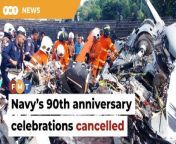 The 10 individuals on board the helicopters died in the crash at the Lumut naval base in Perak.&#60;br/&#62;&#60;br/&#62;Read More: https://www.freemalaysiatoday.com/category/nation/2024/04/23/navy-cancels-90th-anniversary-celebrations-after-helicopter-crash/&#60;br/&#62;&#60;br/&#62;Laporan Lanjut: https://www.freemalaysiatoday.com/category/bahasa/tempatan/2024/04/23/sambutan-ulang-tahun-ke-90-tldm-batal/&#60;br/&#62;&#60;br/&#62;Free Malaysia Today is an independent, bi-lingual news portal with a focus on Malaysian current affairs.&#60;br/&#62;&#60;br/&#62;Subscribe to our channel - http://bit.ly/2Qo08ry&#60;br/&#62;------------------------------------------------------------------------------------------------------------------------------------------------------&#60;br/&#62;Check us out at https://www.freemalaysiatoday.com&#60;br/&#62;Follow FMT on Facebook: https://bit.ly/49JJoo5&#60;br/&#62;Follow FMT on Dailymotion: https://bit.ly/2WGITHM&#60;br/&#62;Follow FMT on X: https://bit.ly/48zARSW &#60;br/&#62;Follow FMT on Instagram: https://bit.ly/48Cq76h&#60;br/&#62;Follow FMT on TikTok : https://bit.ly/3uKuQFp&#60;br/&#62;Follow FMT Berita on TikTok: https://bit.ly/48vpnQG &#60;br/&#62;Follow FMT Telegram - https://bit.ly/42VyzMX&#60;br/&#62;Follow FMT LinkedIn - https://bit.ly/42YytEb&#60;br/&#62;Follow FMT Lifestyle on Instagram: https://bit.ly/42WrsUj&#60;br/&#62;Follow FMT on WhatsApp: https://bit.ly/49GMbxW &#60;br/&#62;------------------------------------------------------------------------------------------------------------------------------------------------------&#60;br/&#62;Download FMT News App:&#60;br/&#62;Google Play – http://bit.ly/2YSuV46&#60;br/&#62;App Store – https://apple.co/2HNH7gZ&#60;br/&#62;Huawei AppGallery - https://bit.ly/2D2OpNP&#60;br/&#62;&#60;br/&#62;#FMTNews #TLDM #HelicopterCrash #KhaledNordin